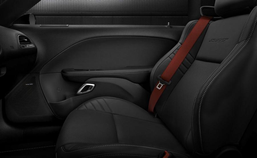  Dodge Challenger SRT 2015 года  (фото 29 из 79)